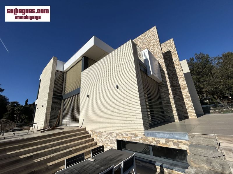 Foto c414a40c-b5dc-40e2-888b-b6f2cea39ecd. Casa amb calefacció aparcament piscina a Begues