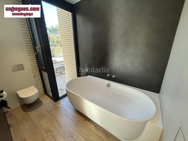 Foto c9152945-1b19-46f0-86fb-91a24cd5ddea. Casa amb calefacció aparcament piscina a Begues