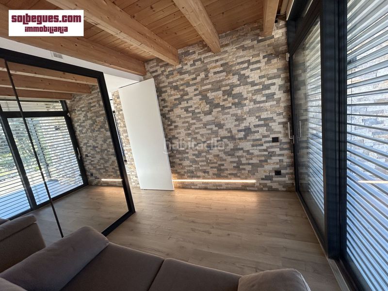 Foto d812f03d-b42f-42df-857d-a63651730905. Casa amb calefacció aparcament piscina a Begues