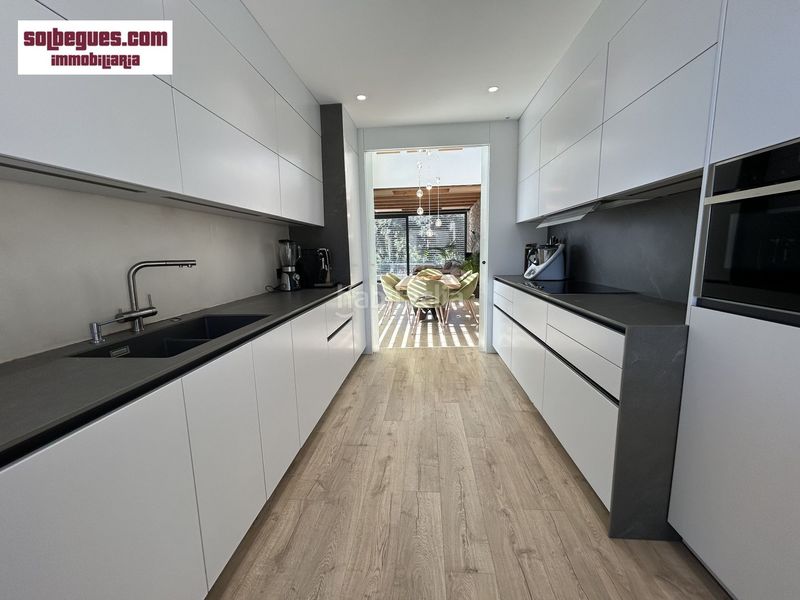 Foto e7aee992-0258-40e8-b3bc-c09790acd65e. Casa amb calefacció aparcament piscina a Begues