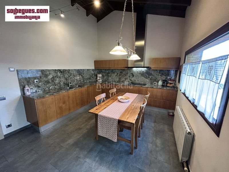 Foto 5190ff89-55b8-4c9e-9343-f727ba10d28b. Casa amb calefacció aparcament piscina a Begues