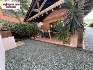Casa a Begues. Begues can amell. casa calida y comoda en perfecto estado.