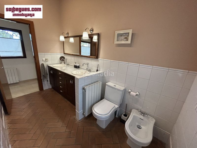 Foto b048b852-b99a-4d7c-9d4e-07a7df7659c2. Casa amb calefacció aparcament piscina a Begues