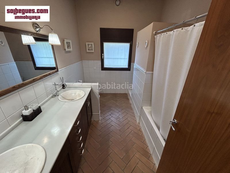 Foto b1ea2baf-9c0b-4614-94b6-4e1a826c2b01. Casa amb calefacció aparcament piscina a Begues