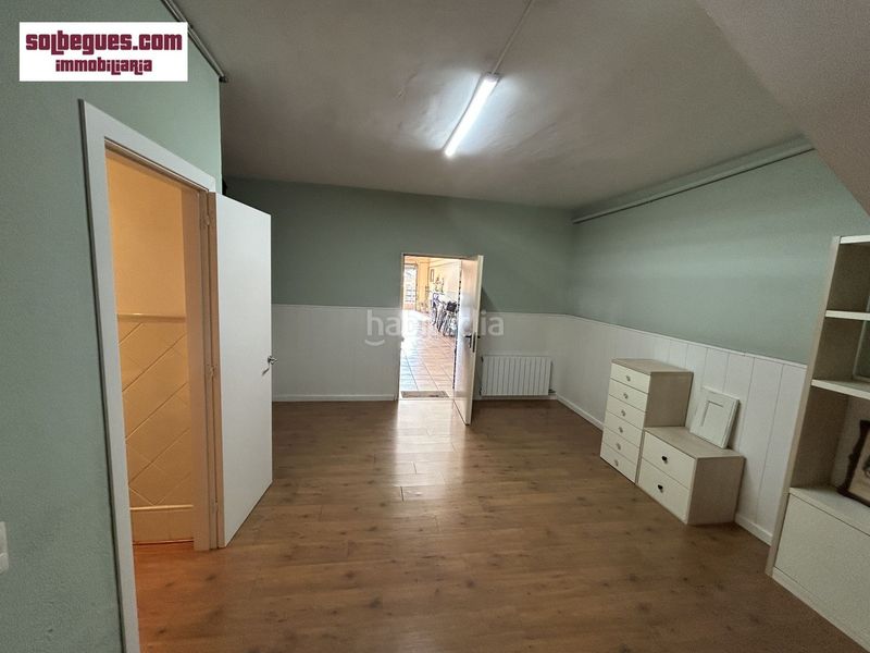 Foto d35373a8-5b5f-4e23-b76b-82204f871925. Casa amb calefacció aparcament piscina a Begues