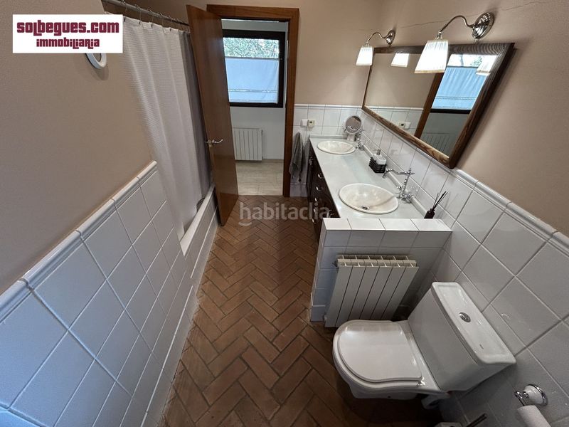 Foto daa3d2eb-3d3e-43d2-b609-1cd9a6aa3edb. Casa amb calefacció aparcament piscina a Begues