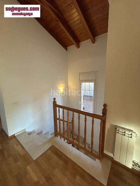 Foto a532de28-875a-491e-bbb1-4a06bdd2e410. Casa amb calefacció aparcament a Begues