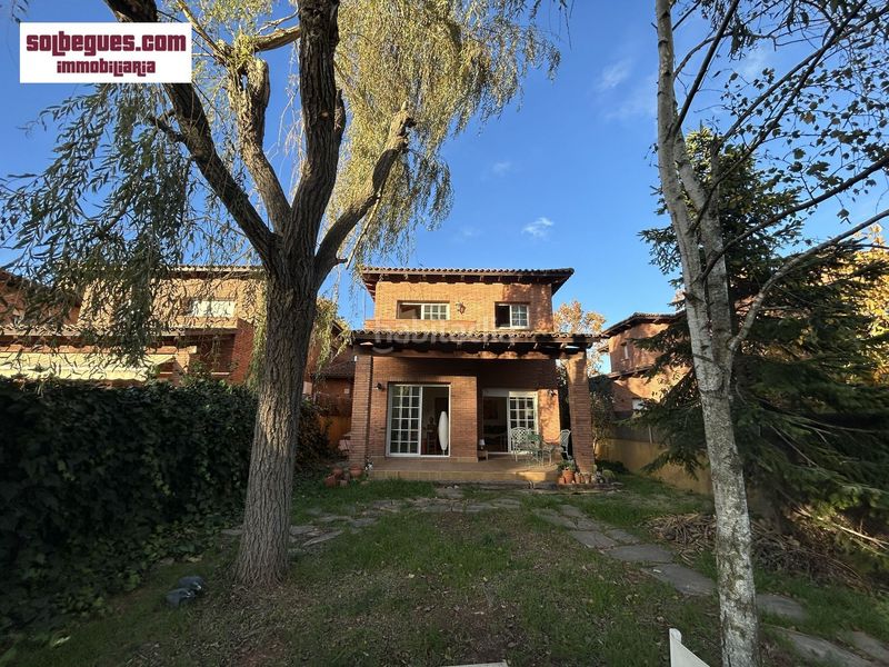 Foto dd31fc30-10bd-432d-b2e4-bb8b9355e118. Casa amb calefacció aparcament a Begues