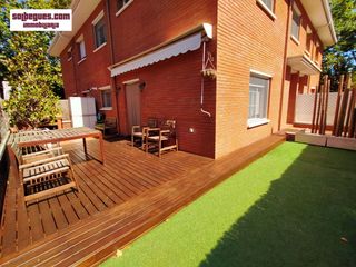 Reihenhaus  Carrer de ferran mu�oz. Begues centro casa adosada esquinera con terraza y amplia zona c