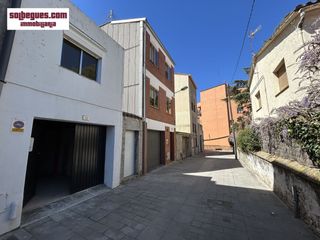 Duplex à Pasatge riera 12. Begues centro piso duplex terraza y garaje particular