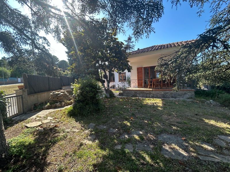 Foto 3d6a4142-d8ce-4818-ac5d-eb6313348f9a. Casa amb calefacció aparcament piscina a Begues