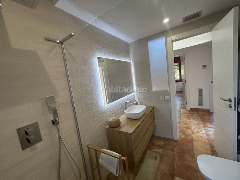 Foto 420f6679-1c9d-4ec1-802a-ce2bd7ed3446. Casa amb calefacció aparcament piscina a Begues