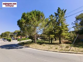 Wohngrundstück in Maladeta 2. Begues bon solei  terreno esquinero plano orientado sur