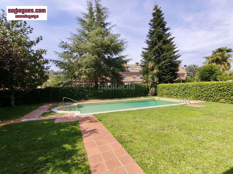 Foto 305943df-ff01-4b3c-8e2d-78f0c9e0c163. Casa adossada amb calefacció aparcament piscina a Begues