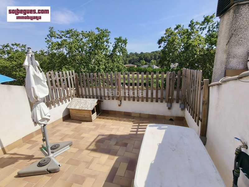 Foto 95290e82-ac39-4412-b8dd-b574a2f34cbf. Casa adossada amb calefacció aparcament piscina a Begues