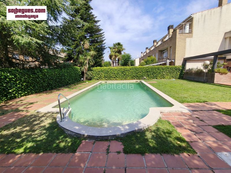 Foto e54d2dbc-9a6a-4186-9fe0-7f48ce6335c9. Casa adossada amb calefacció aparcament piscina a Begues