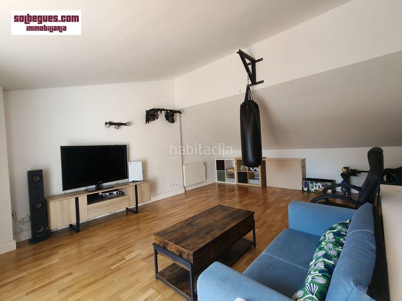 Foto ef440251-73c4-47c1-8179-44f1a7ee63b5. Casa adossada amb calefacció aparcament piscina a Begues