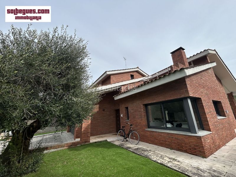 Foto 4463aeaa-5f78-48b3-9372-a42c3e001755. Casa amb calefacció aparcament piscina a Begues