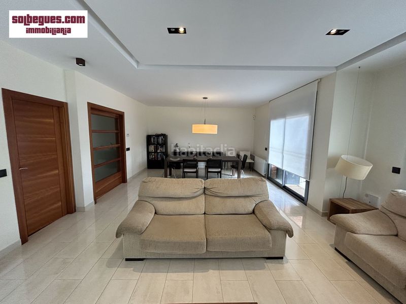 Foto 74c551a6-bd78-4722-b96b-c9a9e7cc8ce3. Casa con riscaldamento parcheggio piscina in Begues
