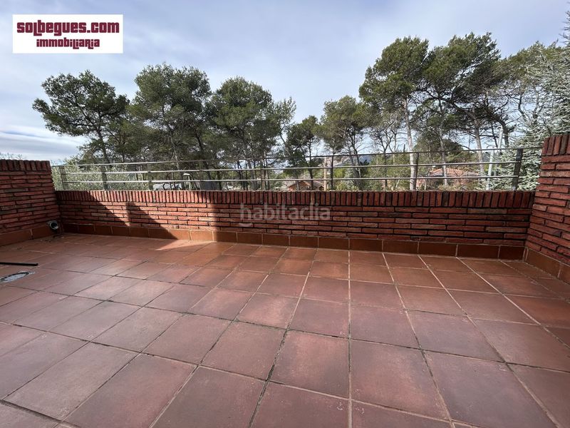Foto af9435e4-cb50-44eb-9fc7-438b09156917. Casa con riscaldamento parcheggio piscina in Begues
