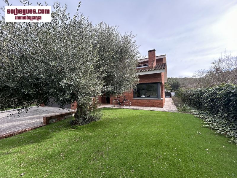 Foto e28d3512-f317-4e16-a33a-b432797dd913. Casa con riscaldamento parcheggio piscina in Begues