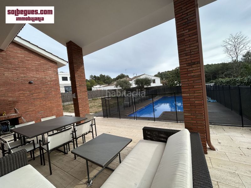 Foto ef04452c-1dd0-4f00-934f-8dd864d5b8b3. Casa con riscaldamento parcheggio piscina in Begues