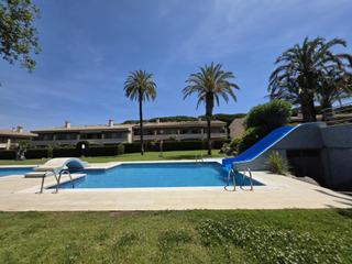 Casa adosada en S´Agaró. Casa adosada con la mejor zona comunitària de platja daro