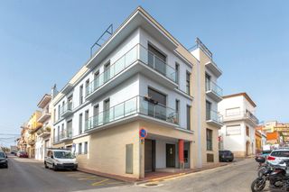 Pis  Carrer de cabanyes. Apartamento en venta en sant feliu de guíxols