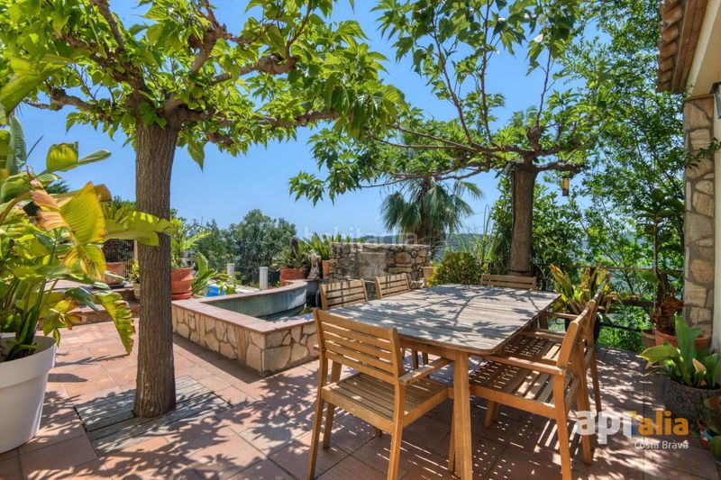 Foto 5070cde2-0e3a-4218-8caa-9ae09d55e885. Casa amb xemeneia calefacció aparcament piscina a Calonge