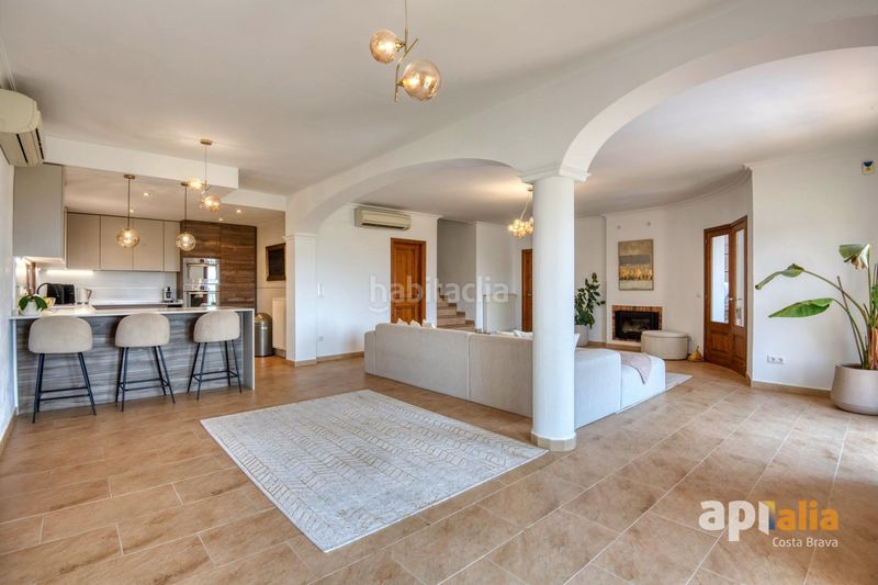 Foto afa52655-3d6a-47ff-b60a-747d6871a69b. Casa amb xemeneia calefacció aparcament piscina a Calonge