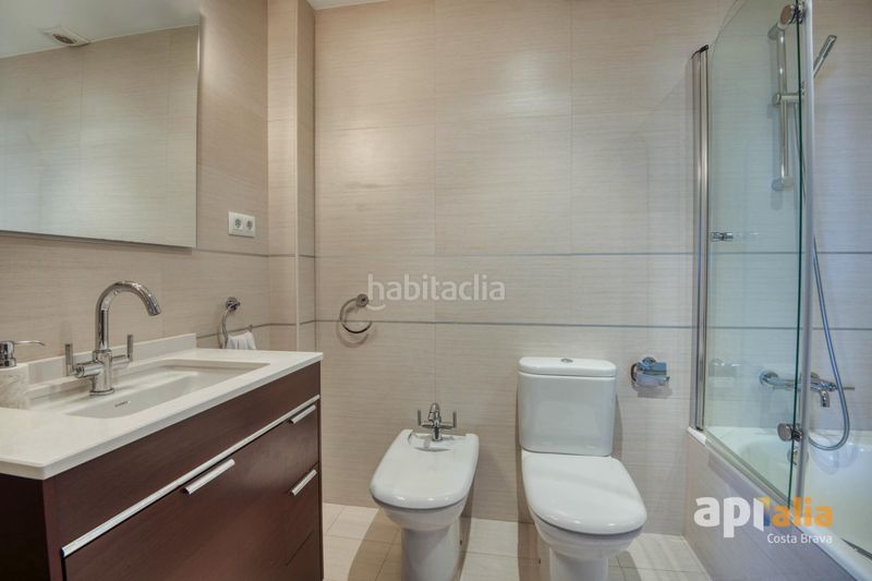Foto c7c37bcf-628f-41a4-b4e8-297190c0c94d. Casa amb xemeneia calefacció aparcament piscina a Calonge