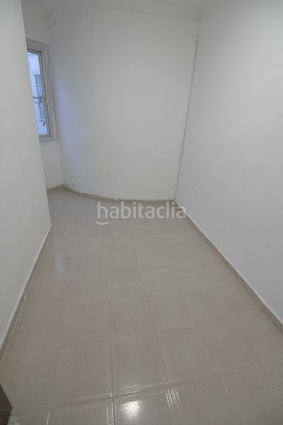 Foto f8ba788a-5a60-473b-acc7-6d1ae772ee3f. Àtic a Roquetes Barcelona