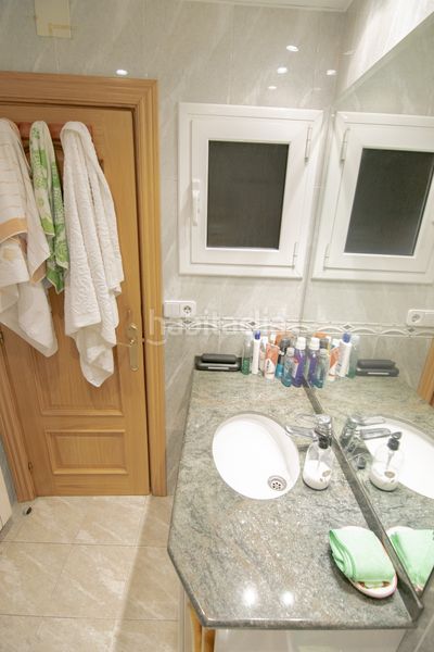 Foto abed05e3-752a-4e86-bfdf-1a74483eb2c3. Piso en Prosperitat Barcelona