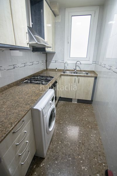 Foto 634fcfda-de2d-4314-9f12-3b9a9ba97355. Pis a Prosperitat Barcelona