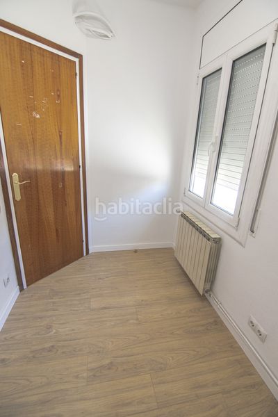Foto 66b52118-fc7b-434a-a780-99a4bb9da5e4. Pis amb calefacció a El Camp de l´Arpa del Clot Barcelona