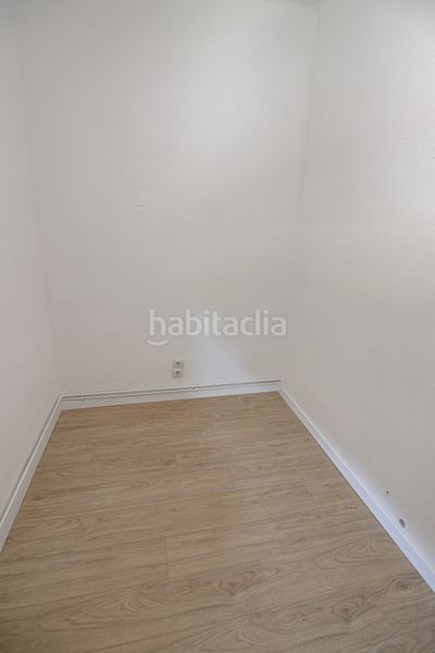Foto acc09ee9-a94f-462a-a6e8-46b3e36f9a05. Pis amb calefacció a El Camp de l´Arpa del Clot Barcelona