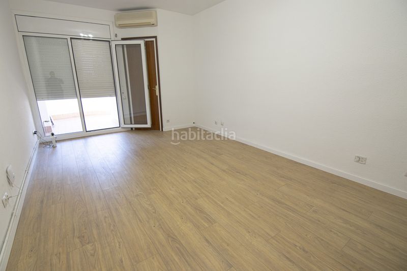 Foto f1ba9138-cd71-4076-bcc8-ff18c7d74dfb. Pis amb calefacció a El Camp de l´Arpa del Clot Barcelona