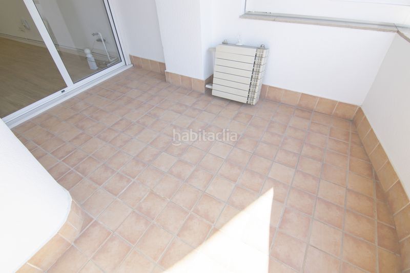 Foto 00d3c1fd-8290-4c53-a906-1c50741fbc95. Piso en El Camp de l´Arpa del Clot Barcelona