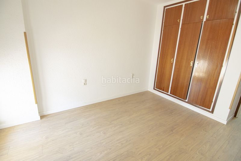 Foto ee29e817-a19e-484a-ad3b-766faa884463. Piso en El Camp de l´Arpa del Clot Barcelona