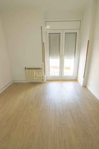 Foto fe3051a4-d947-48ea-a571-9568246f0f89. Piso en El Camp de l´Arpa del Clot Barcelona
