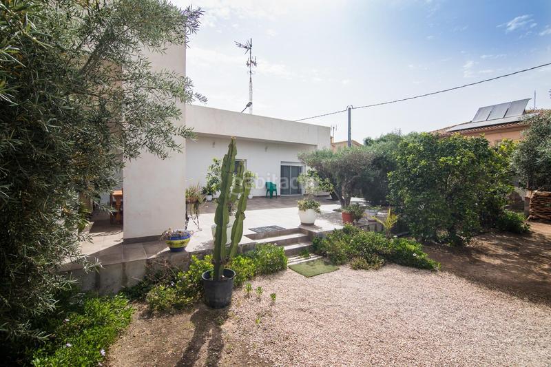 Foto b10ce436-ea4d-414f-88c3-96df4e2582e0. Casa tu hogar soñado en villamontes vivienda de 3 dormitorios, con parcela privada de 1250 m2 en Sant Vicent del Raspeig