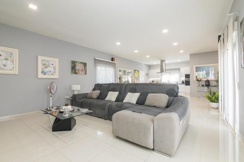 Foto f5cc310a-e2d5-4475-b213-c76738c94162. Casa tu hogar soñado en villamontes vivienda de 3 dormitorios, con parcela privada de 1250 m2 en Sant Vicent del Raspeig