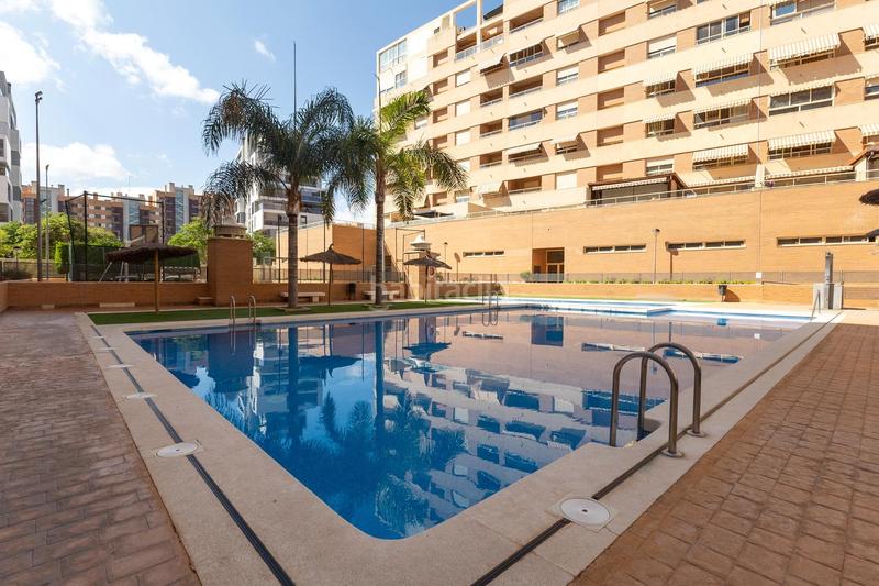 Foto e988d50a-fe4d-4084-804c-9bf0dc54867e. Pis amb calefacció aparcament piscina a Paus - Polígono San Blas Alicante