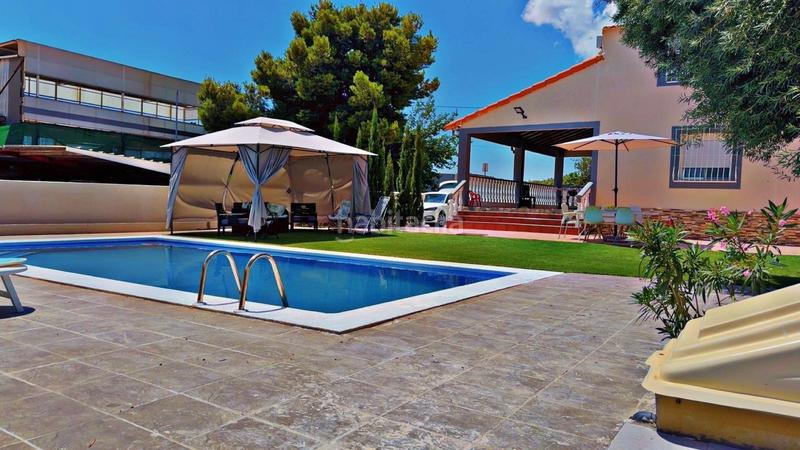 Foto 9bb6d087-82f3-4ad4-9dac-1b2430acfe38. Casa  reformada con hermosa piscina en Moralet Alicante