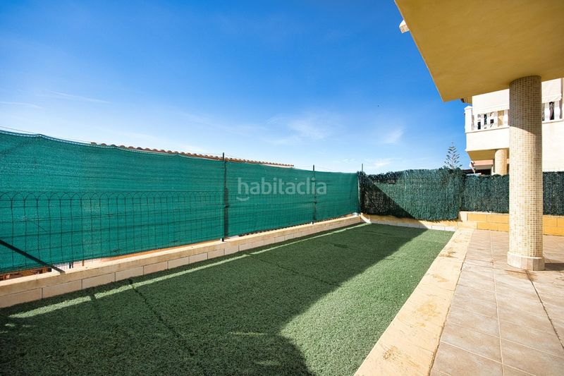 Foto 37580f99-bfd8-4960-8610-47dbc76a18e4. Casa aparellada amb piscina a Bonalba-Cotoveta Mutxamel