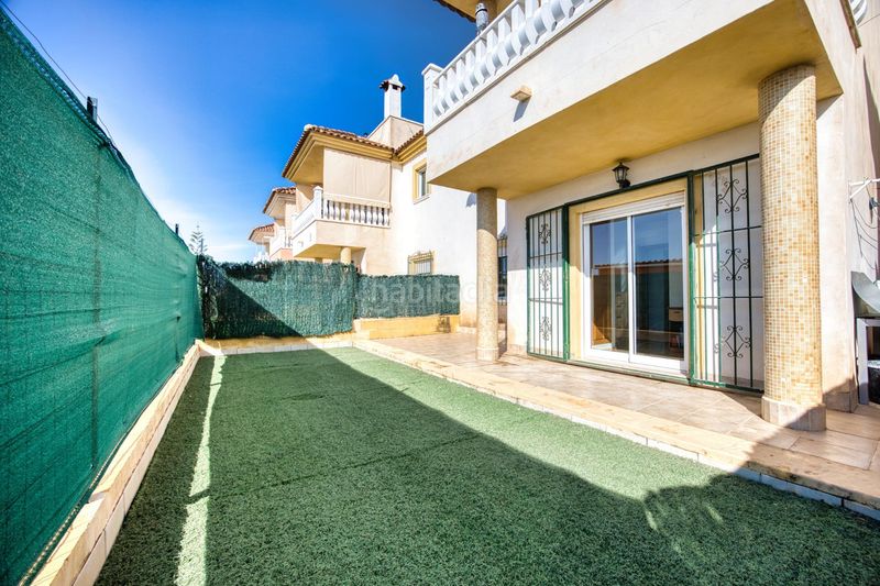 Foto 71b75003-207f-4a55-a438-c4e474b1c8c9. Casa aparellada amb piscina a Bonalba-Cotoveta Mutxamel