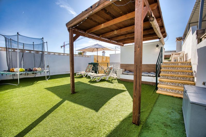 Foto c6bd4289-52c6-4a04-9d89-4cff222e619c. Casa aparellada amb piscina a Bonalba-Cotoveta Mutxamel