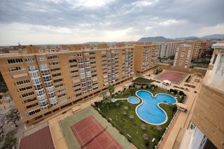 Pis  Calle padre recaredo d los rios. Piso en altura con terraza, garaje, trastero y urbanización comp
