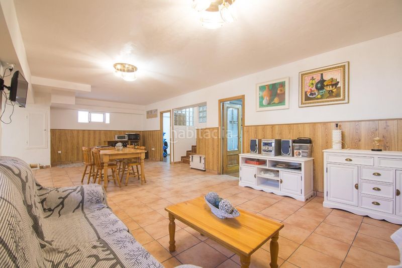 Foto 7b58408b-2f16-437e-b651-0d41e5a6678a. Casa amb aparcament a Monforte del Cid
