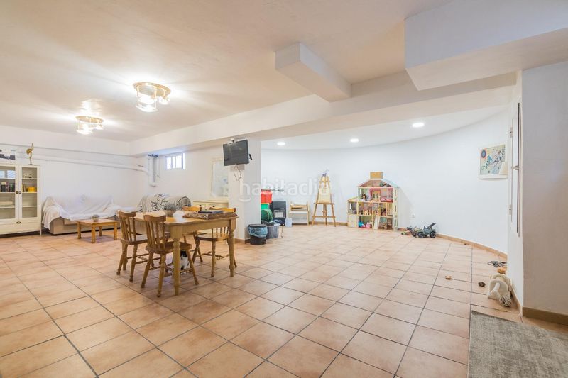 Foto abf6bca6-f338-417f-bad9-eedb86c3830d. Casa amb aparcament a Monforte del Cid